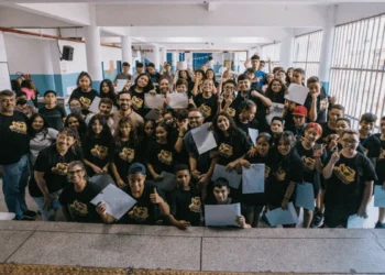 “Aprendizes – Digital 5” ensina robótica com recicláveis para mais de 400 jovens e educadores em vulnerabilidade social