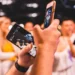 77% dos consumidores confiam em influenciadores pela honestidade nas recomendações, aponta pesquisa