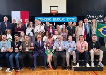 Jovens brasileiros vivenciam intercâmbio internacional sobre cooperativismo