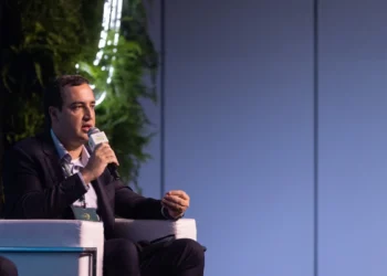 Acelen terá aporte do Mubadala para produzir biocombustível no Brasil