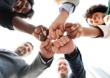 Empresas apostam em cultura de formação para reduzir rotatividade e melhorar resultados