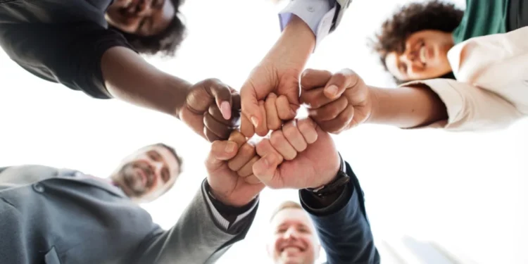 Empresas apostam em cultura de formação para reduzir rotatividade e melhorar resultados