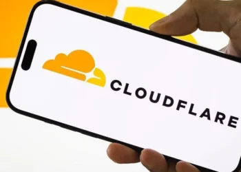 Ação da Cloudflare recua após pane global