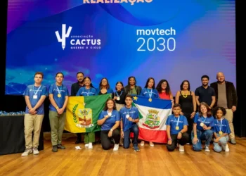 Cerimônia nacional reúne 34 jovens medalhistas para experiência imersiva no setor de tecnologia em SP