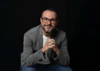 [Re]comece: livro de Bruno Gurgel propõe pausa e reconexão em tempos de urgência