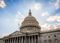 O Senado dos EUA aprova projeto de lei para encerrar a paralisação do governo