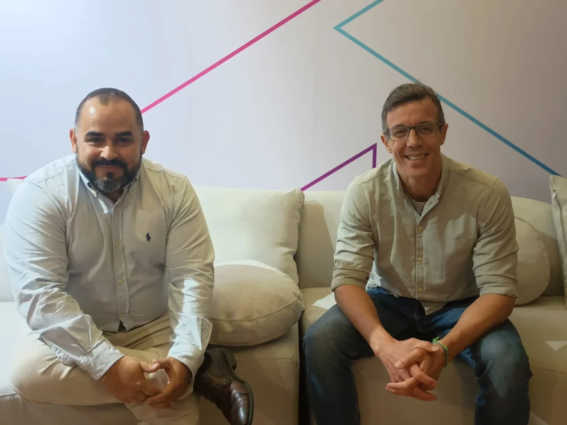 Marcelo Laurato, diretor de Vendas da Faiston; Alex Ingles, CEO da Telcoweb
Arquivo/Reprodução