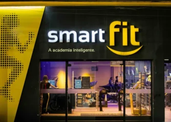 Smart Fit alcança 2 mil unidades e prevê expansão sólida em 2026