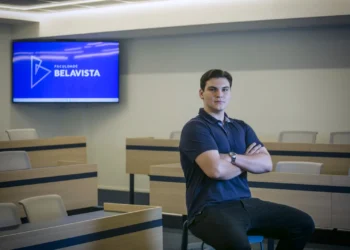 Aberta a temporada de estágios: formação em soft skills acelera entrada de jovens no mercado