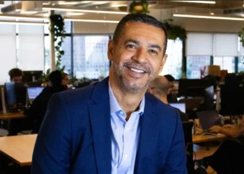 Júlio Brito volta à cadeira da presidência da CBBT