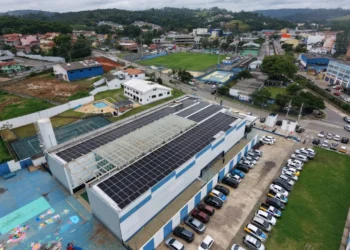 Prefeitura de Cotia inaugura usina solar e vai economizar R$ 4 milhões dos cofres públicos