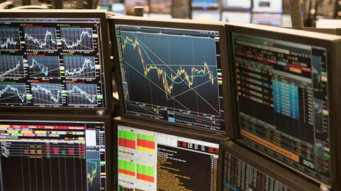 Mercados globais: Bolsas avançam após inflação fraca nos EUA reforçar expectativa de corte de juros pelo Fed. Foto: Getty Images