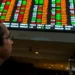 Ibovespa e dólar ficam estáveis com Copom, Fed e risco de greve