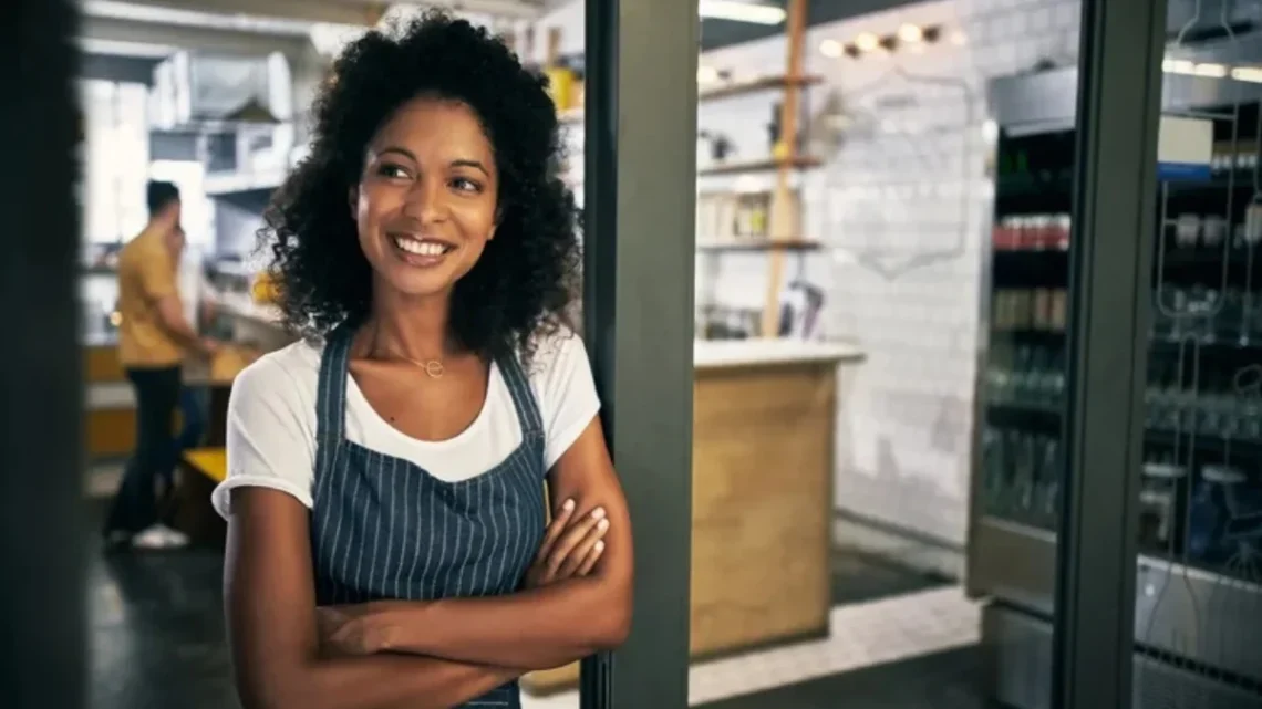 Prioridade será de empreendedores inscritos no Cadastro Único e para negócios fundados por mulheres (pixdeluxe/Divulgação)