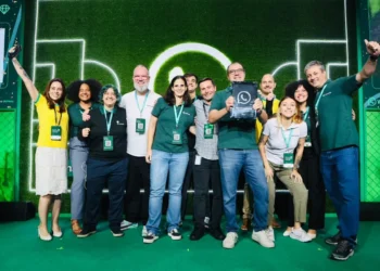 Meta reconhece ColmeIA como revelação do ano em premiação latino-americana