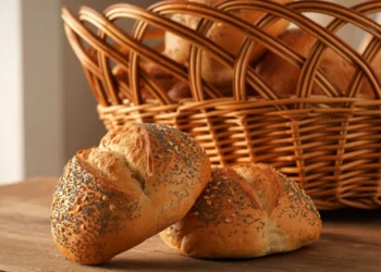 Dia do Pão Francês: pesquisa revela que o padrão de qualidade do produto atinge 44% no Brasil.
