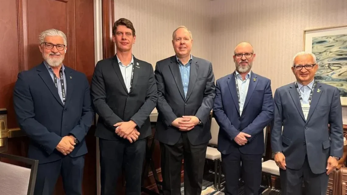 Representantes do setor cafeeiro brasileiro aproveitaram um dos principais encontros da indústria global para discutir desafios comerciais  • Cecafé