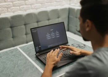 OpenAI cria joint venture para levar IA às empresas