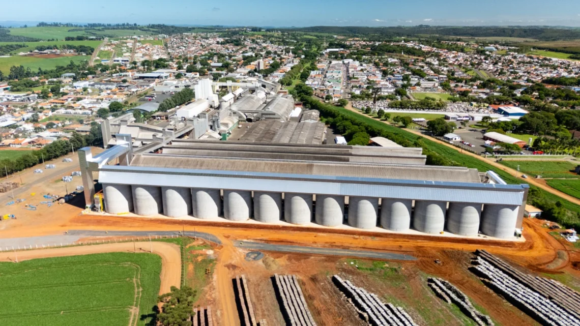 Capacidade de armazenagem de grãos da Capal é de aproximadamente 745 mil toneladas
Valderi José Maria