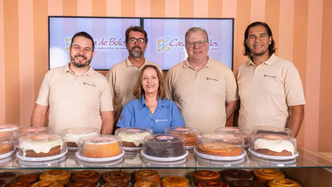 Sônia Ramos com os filhos (da esquerda para a dir. Daniel, Fabrício, Eduardo e Rafael) - Tabata Barbosa/Casa de Bolos