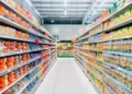 Supermercados usam IA para vender produtos perto do vencimento