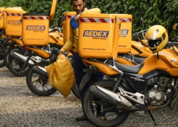 Plano de demissão dos Correios avança com adesão parcial