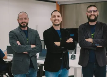 Empresa catarinense quer cortar em 80% o custo para grandes empresas adotarem IA