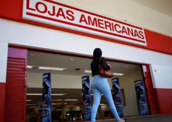 Americanas reduz prejuízo e aposta em lojas físicas para crescer