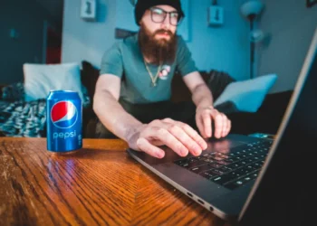 PepsiCo lança programa para alfabetizar e capacitar catadores em São Paulo