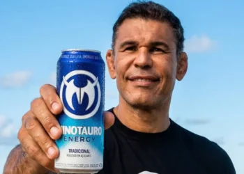 Ex-campeão do UFC quer transformar energético em negócio de R$ 10 milhões por mês