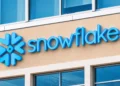 Snowflake cresce 33% e vê IA acelerar demanda por dados corporativos