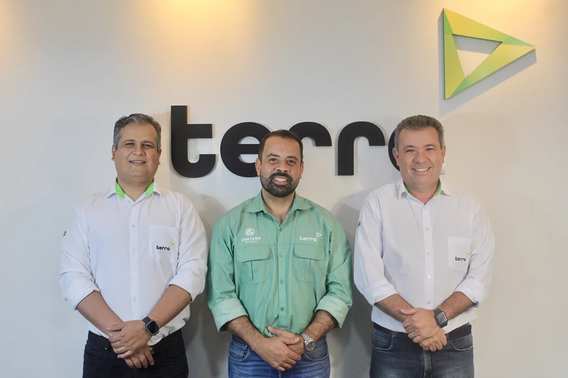 Alessandro Amorim – Diretor Geral de Operações, Lott Brito – Diretor Administrativo/Financeiro e José Luiz Salgueiro – Diretor Comercial e Conselheiro