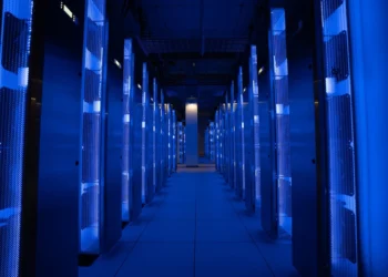Schneider Electric avança na entrega de mais de US$ 290 milhões em infraestrutura para IA no campus Lake Mariner