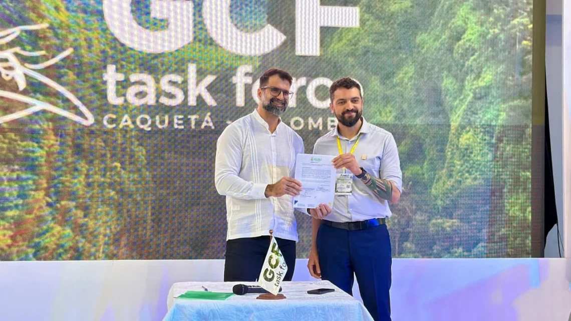 O secretário de Estado do Meio Ambiente, Eduardo Taveira, e o diretor executivo do FSC Brasil, Elson Fernandes de LIma
Divulgação