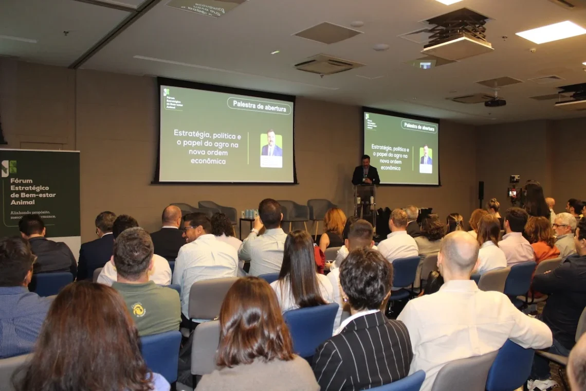 O secretário de Comércio e Relações Internacionais do Mapa, Luís Rua, abriu o Fórum com o tema Estratégia, política e o papel do agro na nova ordem econômica