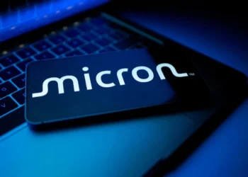 Micron Technology atinge marca histórica de US$ 1 trilhão com rali das ações