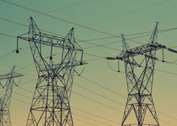 Maior empresa elétrica do mundo pode nascer de acordo bilionário nos EUA