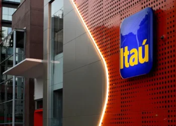 Itaú Unibanco: crédito cai com famílias endividadas em 2026