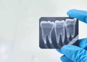 Startup de IA para dentistas atrai Triaxis, Crescera e cofundador da Odontoprev