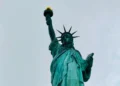 EUA endurecem regra e exigem que estrangeiros saiam do país para pedir green card