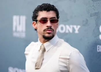Bad Bunny se torna primeiro artista latino a faturar US$ 1 bilhão com turnês