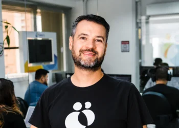 Selecty lança bot com IA para acelerar processos de recrutamento