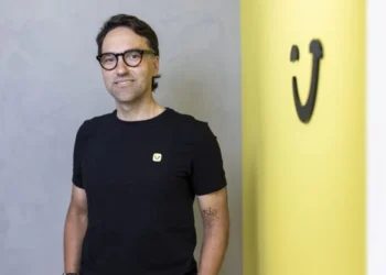 Fintech brasileira levanta US$ 30 milhões para transformar o WhatsApp em banco para empreendedores