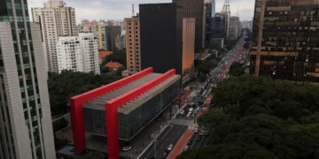 Brasil cai sete posições e fica em 65º lugar em ranking global de competitividade