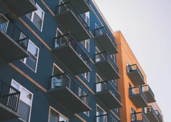 Multifamily chega a 14 mil unidades no Brasil, mas juros limitam avanço do setor