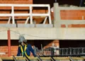 Construção civil empregou 2,5 milhões de trabalhadores em 2024, aponta IBGE