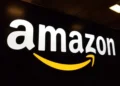 Amazon e Corning firmam acordo multimilionário para ampliar a produção de fibra óptica nos EUA