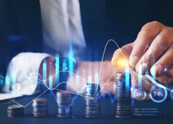 Juros altos nos EUA e no Brasil mudam estratégia de investidores