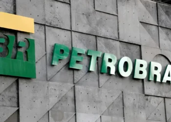 Preço do diesel da Petrobras cai a partir desta segunda-feira