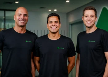 Conta Simples movimenta R$ 90 bilhões e lança agente de IA para despesas